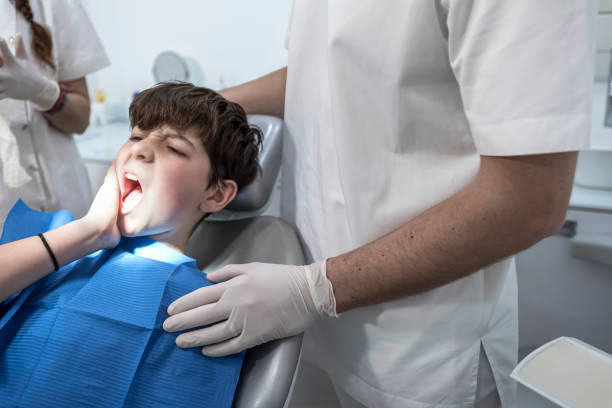 Best Dentist for Tooth Abscess  in Linln Park, CO